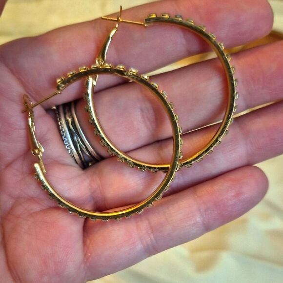 💲6️⃣ Bundled ✔️Elegant Gold Hoop Earrings - Picture 3 of 5